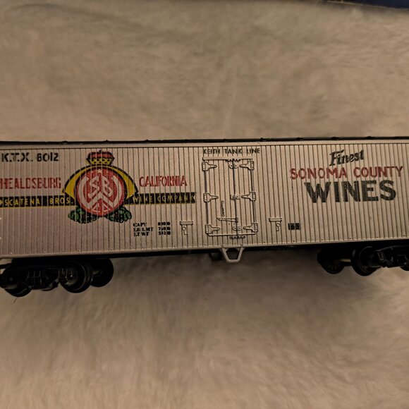 AHM HO Scale Vintage Freight Cars - Tank & Reefer with Boxes! - Picture 6 of 13